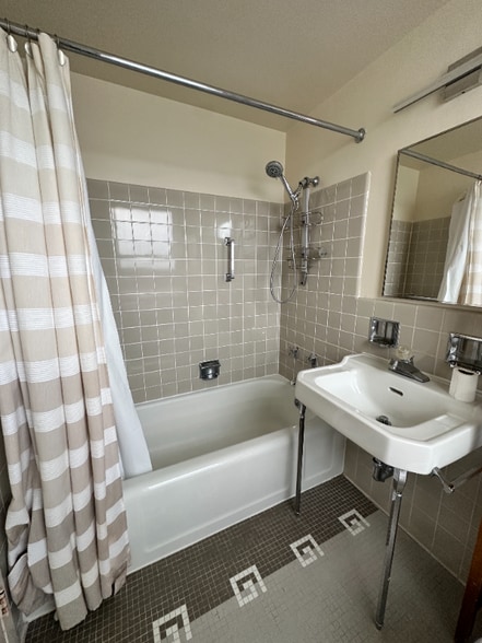 Building Photo - 50 Chumasero Dr