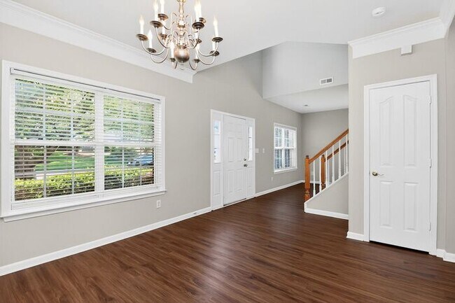 Building Photo - Recently Updated 4BD/2.5BA Home in Melbourne Community of Huntersville!