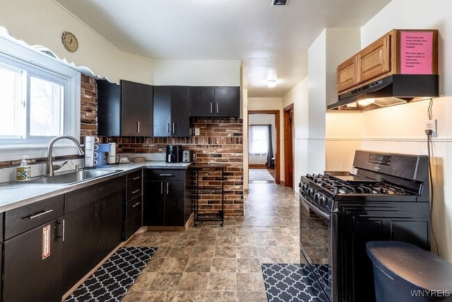 Building Photo - 38 Alexander Ave