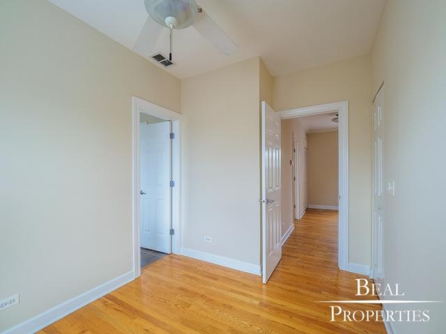 Building Photo - 2 bedroom in CHICAGO IL 60657