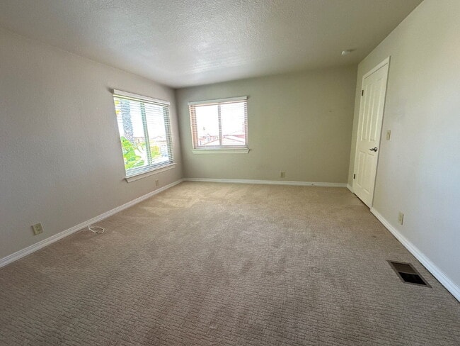 Building Photo - Pismo Beach Ocean View Condo