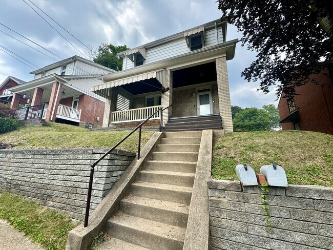 Building Photo - 931 Baldwin St