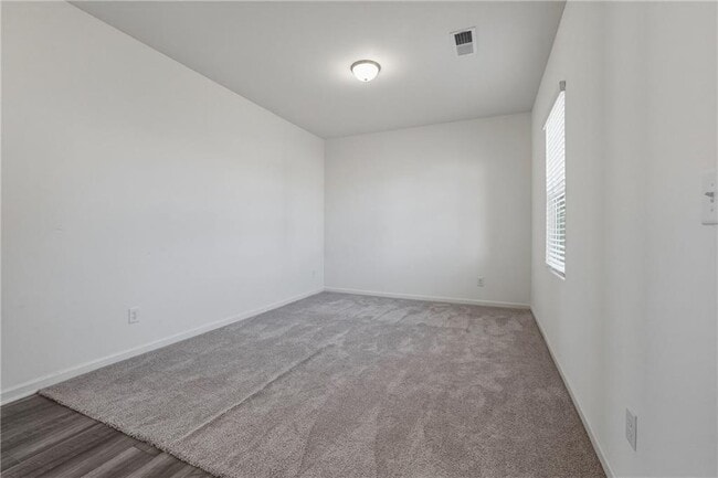 Building Photo - 166 Verona Dr NW