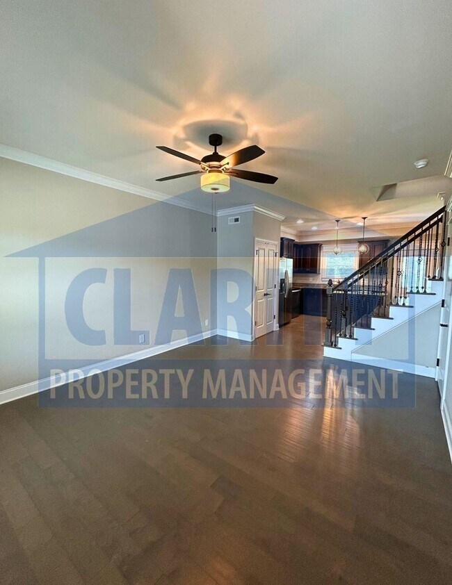 Building Photo - Modern, Upscale Townhouse w/ attached Garage!