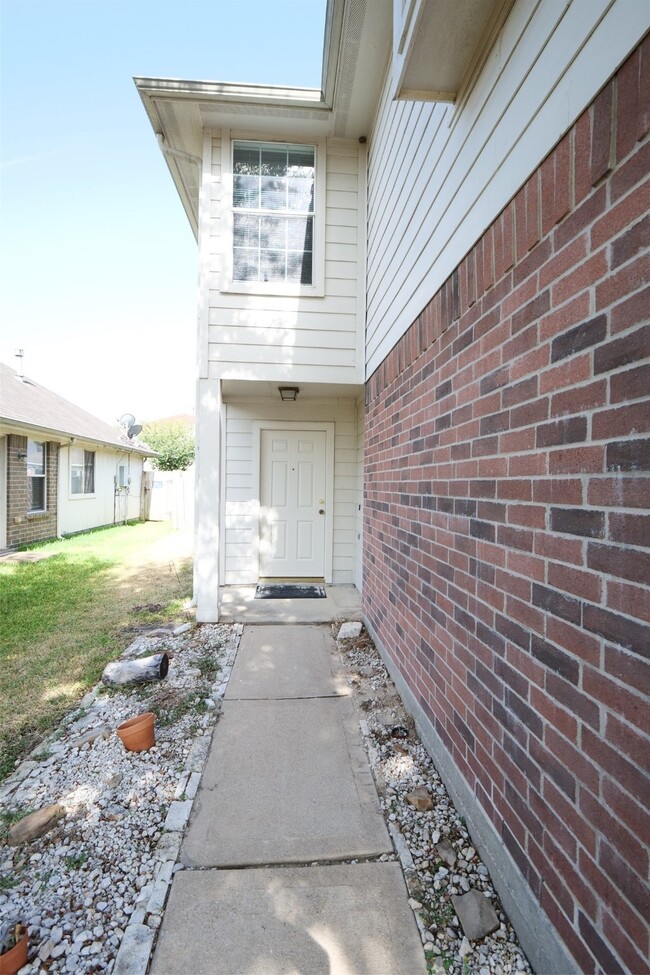 Building Photo - 6823 Arrowchase Ct