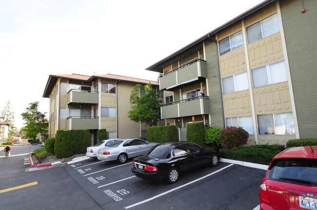 Building Photo - Newporter