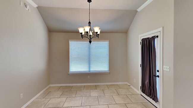 Building Photo - Very Nice 4 Bedroom 2 Bath + Study Home in Yukon Schools