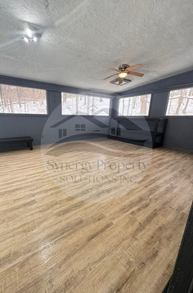 Building Photo - Lexington Schools Split Level