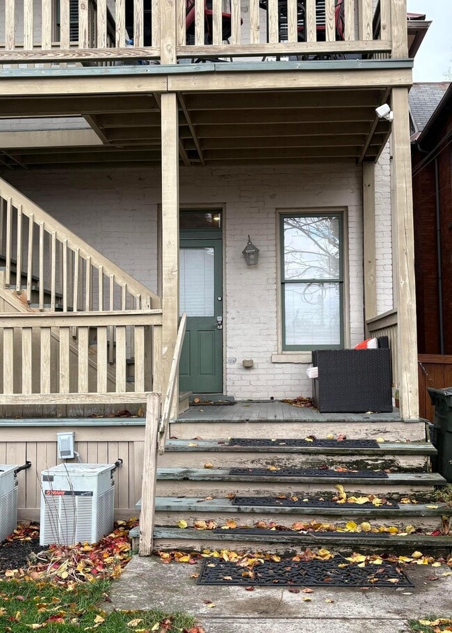 Building Photo - 815 Neil Ave