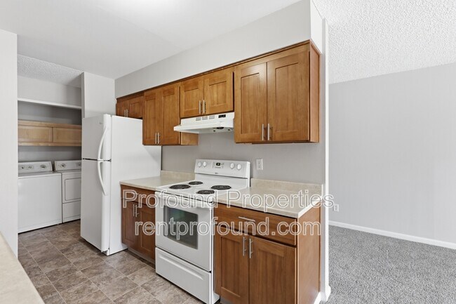 Building Photo - 6030 SW 130th Ave