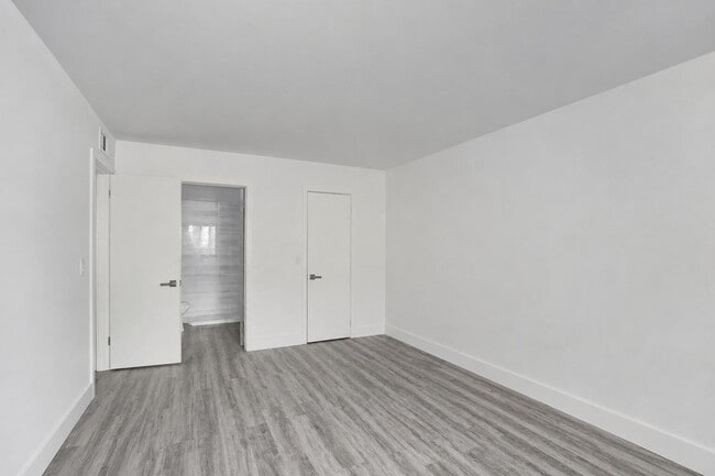 Building Photo - 545 Trace Cir