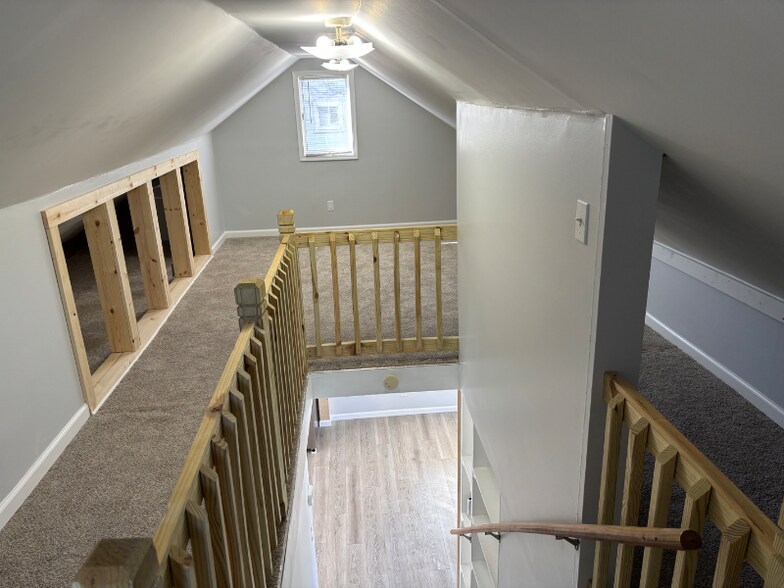 Building Photo - 1374 Webber Ave