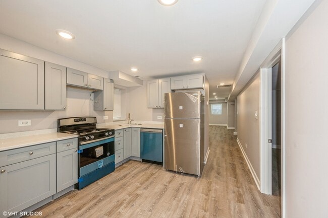 Building Photo - 2626 N Ridgeway Ave