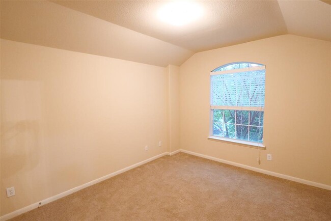 Building Photo - 26427 Longview Creek Dr