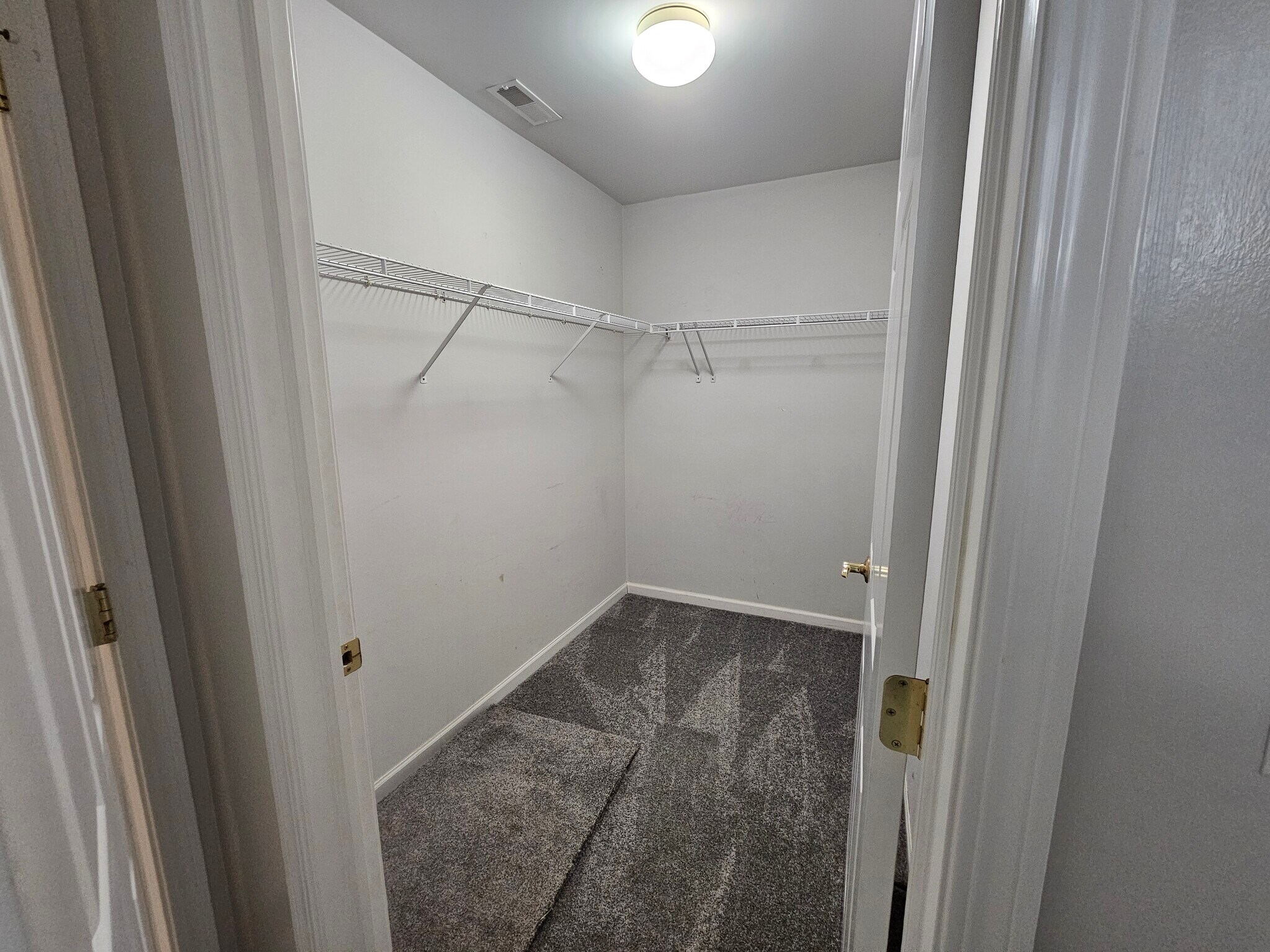 Building Photo - 607 Cambridge Ct