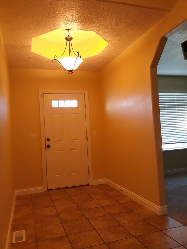 Building Photo - 2342 W 1775 N