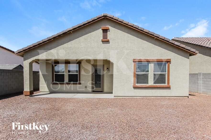 Building Photo - 20037 W Mesquite Dr