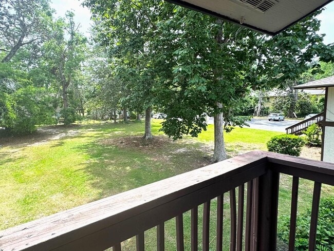 Building Photo - 1401 Lazy Brook