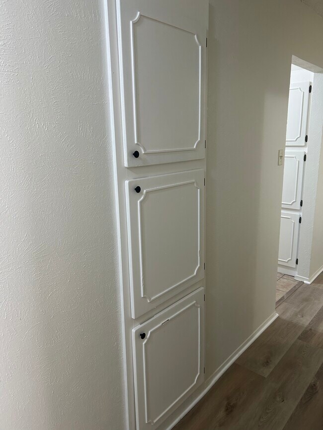 Building Photo - 420 Fox Dr