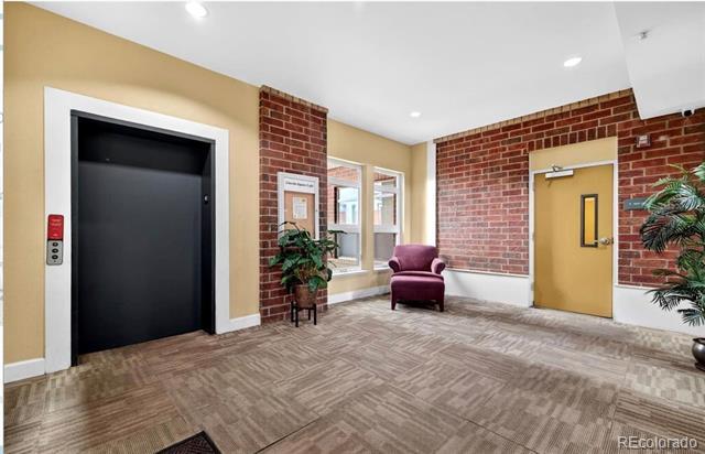 Building Photo - 10184 Park Meadows Dr