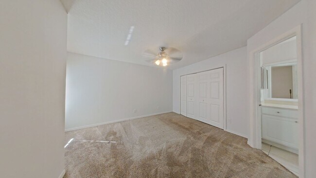Building Photo - Spacious 3BR/2BA Condo in Altamonte Springs – Prime Location