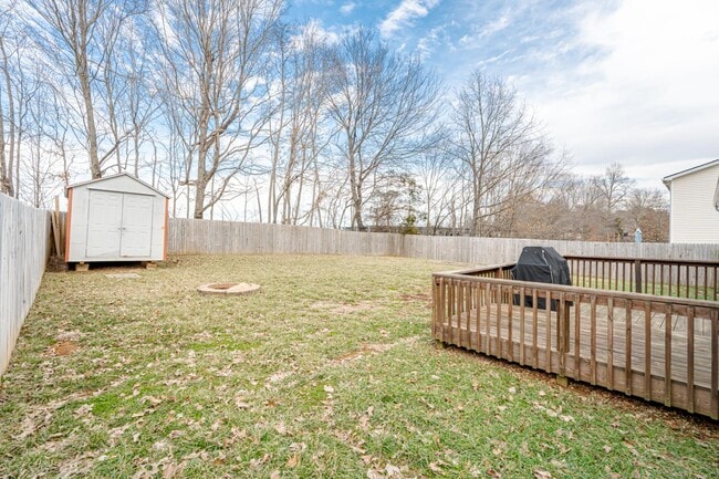 Building Photo - 115 Ivy Pointe Dr