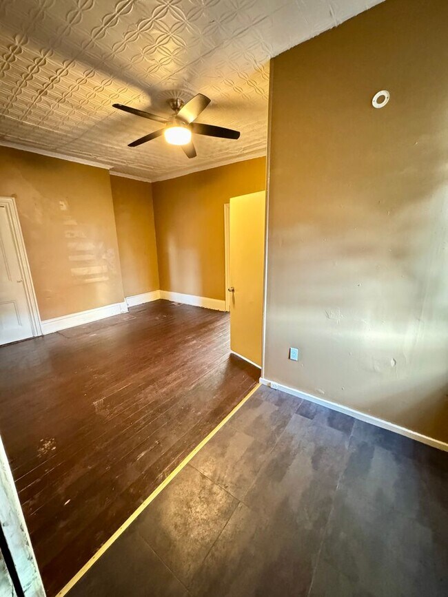 Building Photo - 1815 Locust St