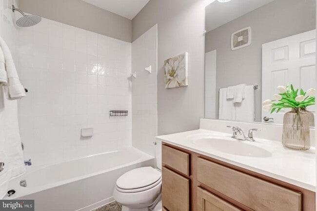 Building Photo - 44848 Tiverton Sq