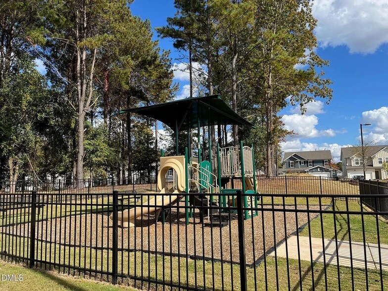 Building Photo - 220 Broomside Ave