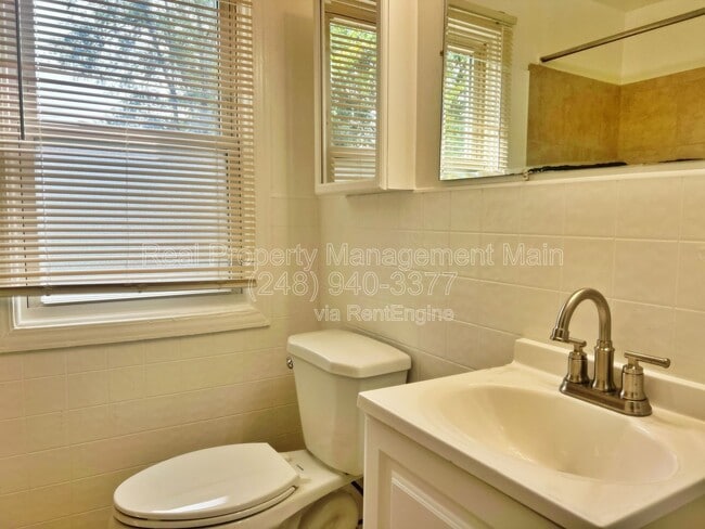 Building Photo - 17322 Greenfield Rd