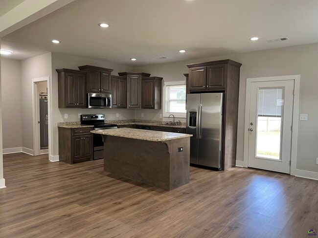 Building Photo - 122 Rolling Woods Cir