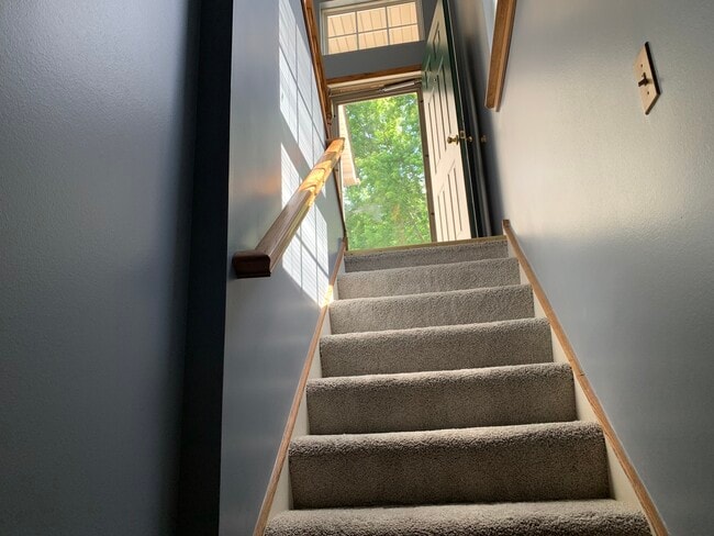 Building Photo - 520 Heritage Dr
