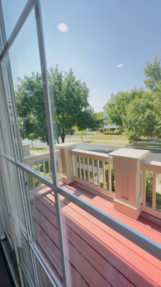 Building Photo - 1128 Bartholdi Ct