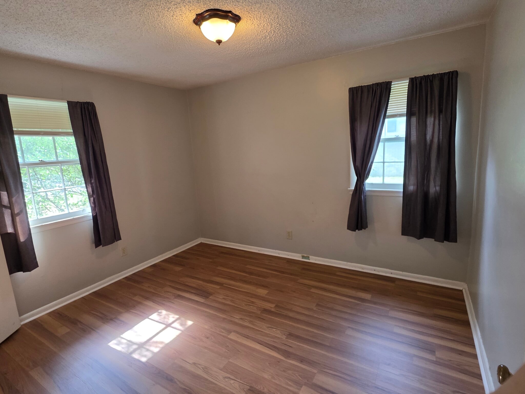 Building Photo - 906 Woodall Ln NW