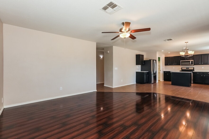 Building Photo - 1935 E Renegade Trail