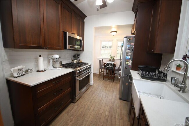 Building Photo - 15 Beacon Hill Rd