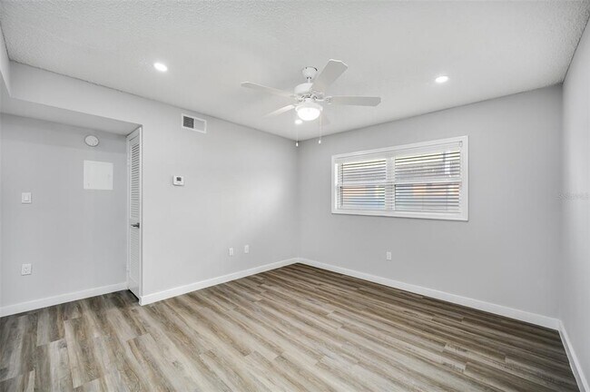 Building Photo - 2301 E Sligh Ave