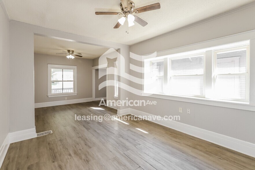 Building Photo - 3211 E 30 Terrace