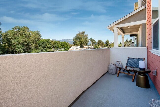 Building Photo - Winslow Complex Gem