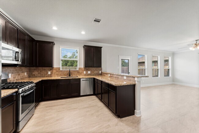Building Photo - 2590 Magnolia Fair Way