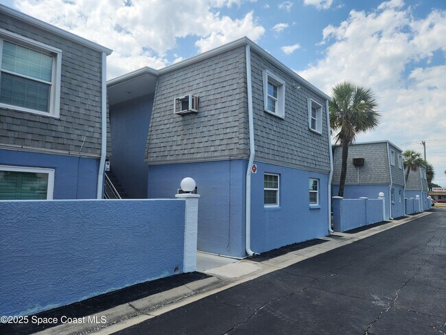 Building Photo - 390 W Cocoa Beach Causeway