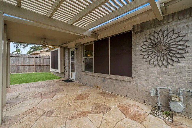 Building Photo - 18703 Lippizaner Dr