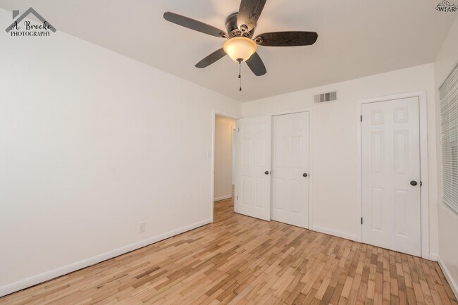 Building Photo - 1624 Sunnyside Ln