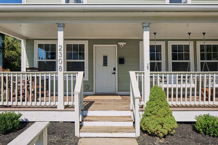 Building Photo - 2308 Nowland Ave