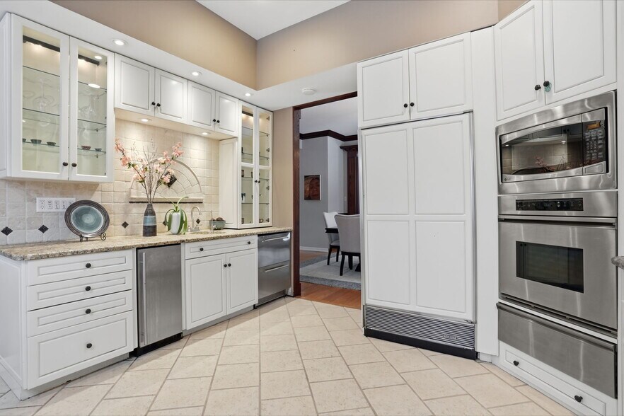 Building Photo - 244 Mathers Rd