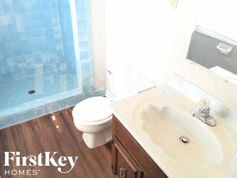 Building Photo - 2856 Baywood Dr