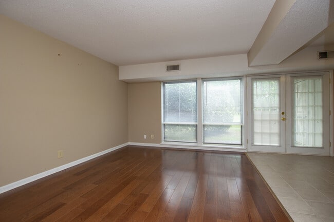 Building Photo - Two bedroom condo