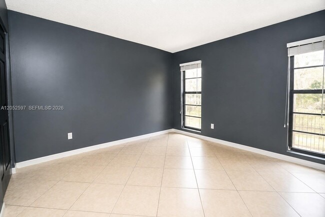 Building Photo - 4848 NW 24th Ct