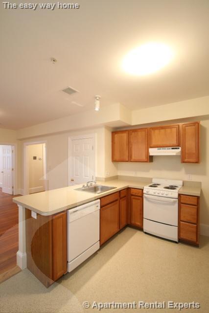 Building Photo - 881 Massachusetts Ave