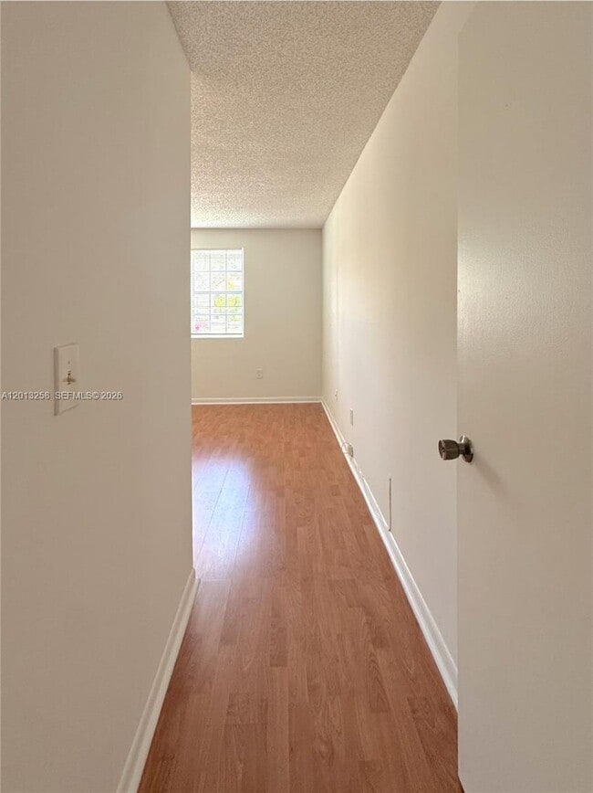 Building Photo - 1281 SW 46th Ave